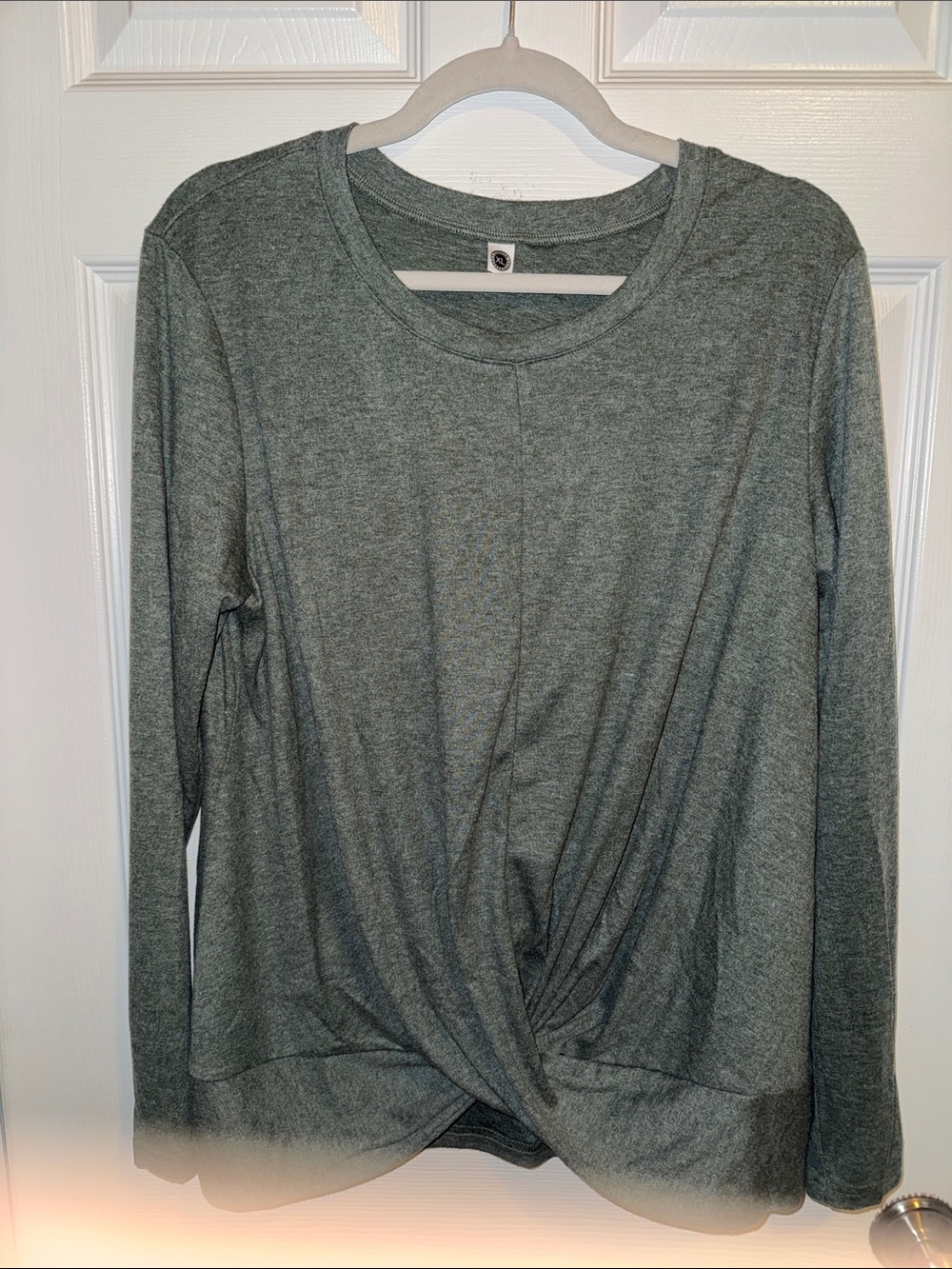 Knot-Front Long Sleeve Tee - ggreen-Gray